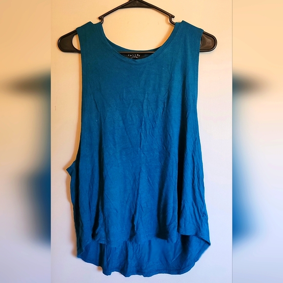 John NY Tank - Picture 1 of 3